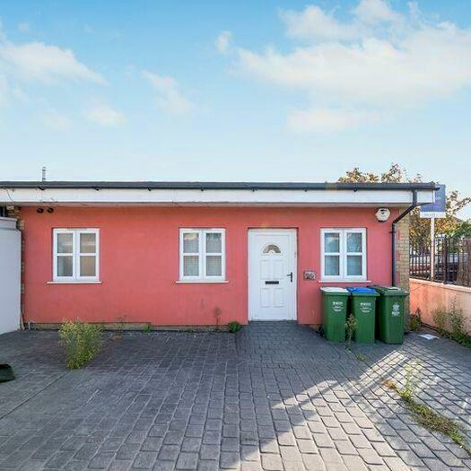 2 Bedroom Bungalow To Rent In Blendon Road, Bexley, DA5