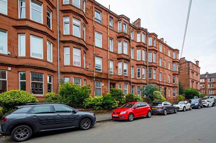 2 Bedroom Flat For Sale In Waverley Street, Shawlands, G41
