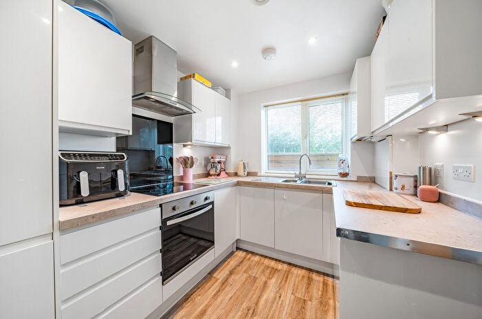 1 Bedroom Flat For Sale In Westbury Gardens, Basingstoke, RG22