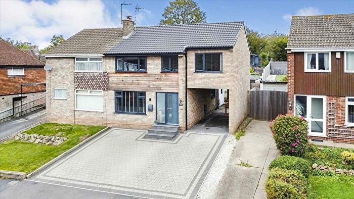 4 Bedroom Semi-detached House For Sale In Fairway, Keyworth, Nottingham, NG12