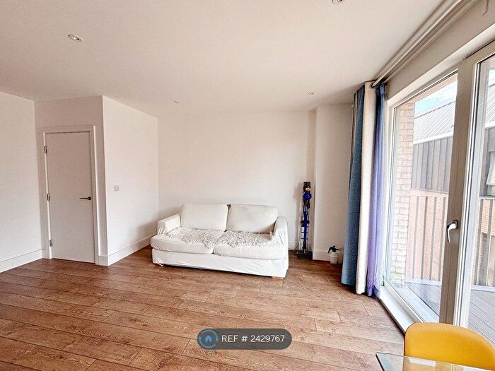 1 Bedroom Flat To Rent In Grattan Court, London, E3