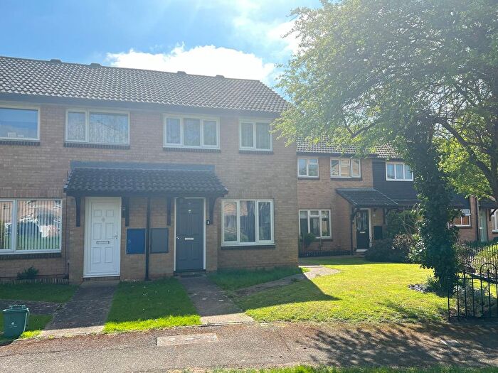 3 Bedroom Semi-Detached House To Rent In Lanata Walk, Hayes, UB4