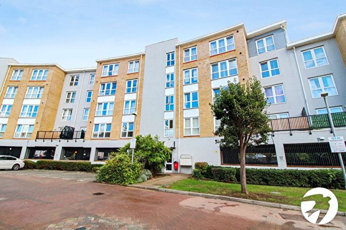 1 Bedroom Flat To Rent In Admirals Way, Gravesend, Kent, DA12