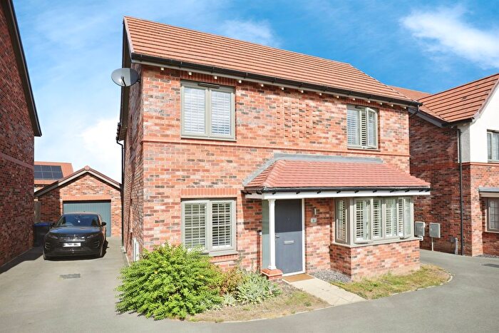 4 Bedroom Detached House For Sale In Muirhead Close, Warwick, CV34