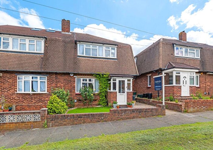 3 Bedroom Semi-Detached House For Sale In Stowe Road, Orpington, BR6
