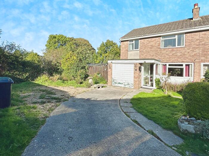 3 Bedroom Semi-Detached House For Sale In Beech Road, Street, BA16