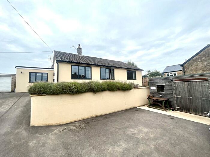 4 Bedroom Detached Bungalow For Sale In The Street, Broughton Gifford, SN12