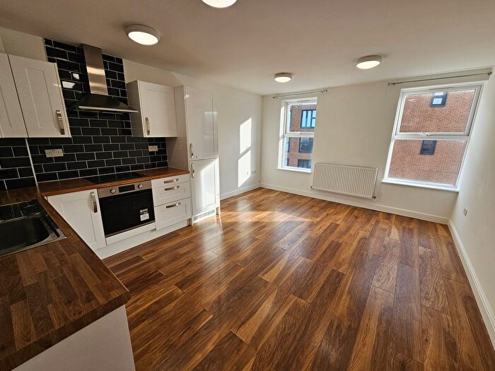 2 Bedroom Flat To Rent In Alma Street, Luton, LU1