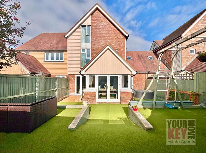 5 Bedroom Semi-Detached House For Sale In Corbett Road, Hawkinge, Folkestone, Kent, CT18