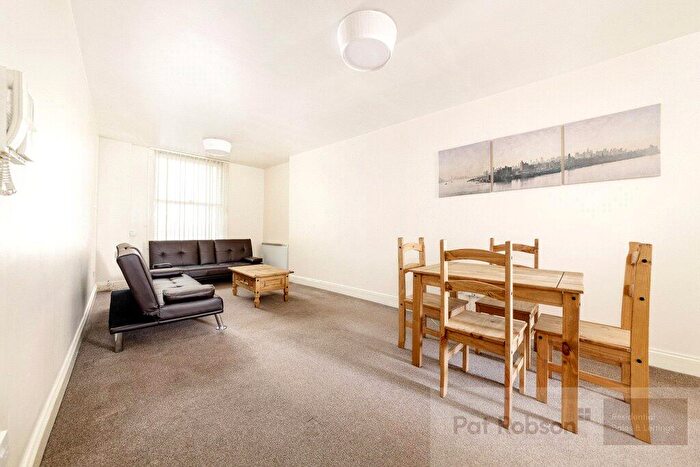 2 Bedroom Apartment To Rent In Quinns Building, - Pink Lane, Newcastle Upon Tyne, NE1