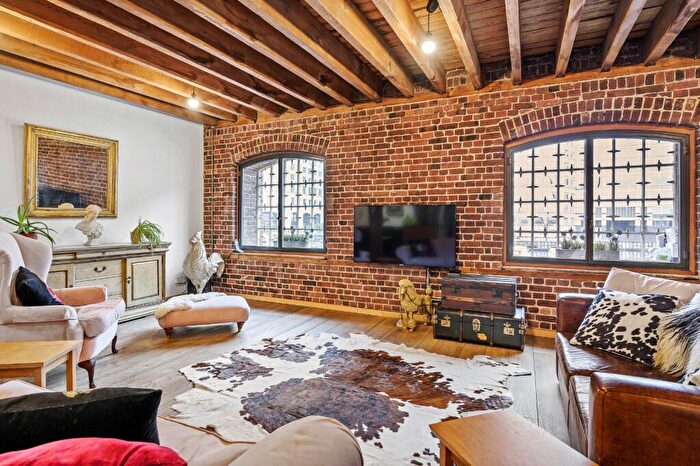 3 Bedroom Flat For Sale In Port East Apartments, Hertsmere Road, E14