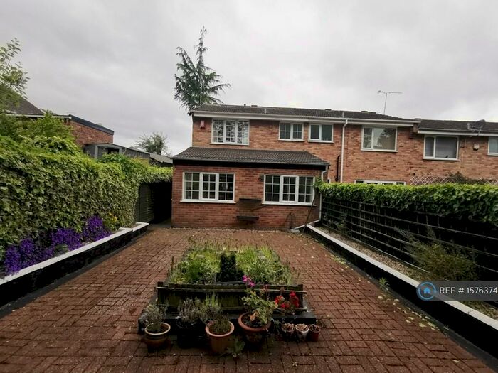2 Bedroom End Of Terrace House To Rent In Anne Crescent, Coventry, CV3