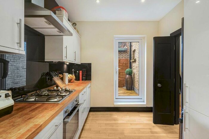 2 Bedroom Flat To Rent In Salisbury Pavement, Dawes Road, London, SW6