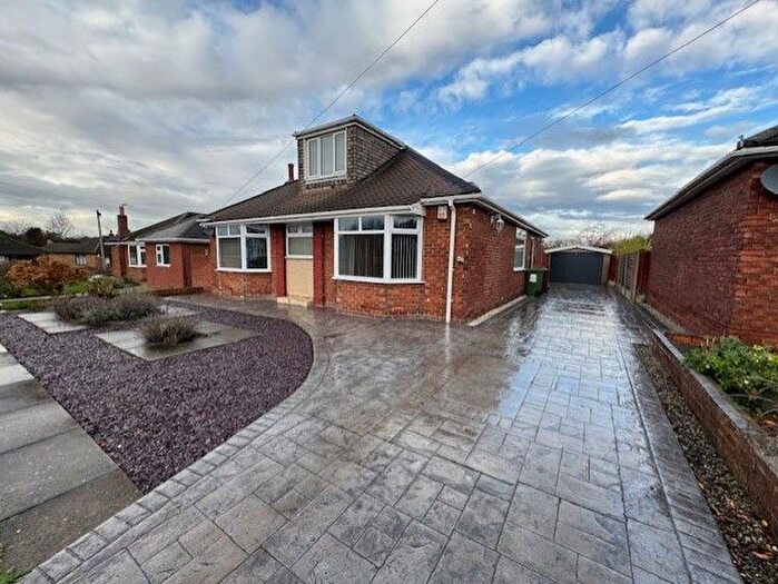 3 Bedroom Detached Bungalow For Sale In Wynford Drive, South Elmsall, WF9