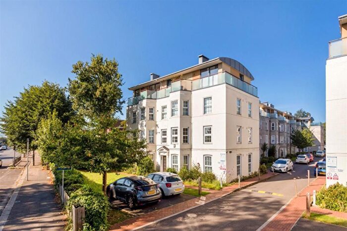 2 Bedroom Flat For Sale In West Barnes Lane, New Malden, KT3