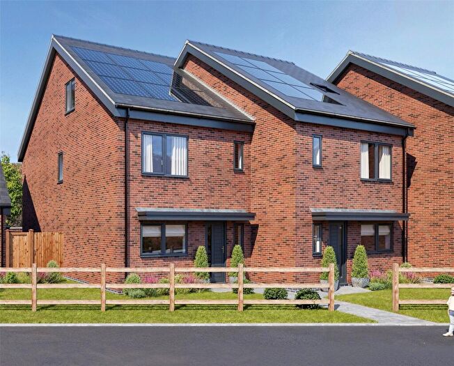 3 Bedroom Semi Detached House For Sale In The Green, Cheapside, Waltham, DN37