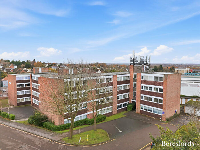 2 Bedroom Apartment For Sale In Radford Court, Billericay, CM12
