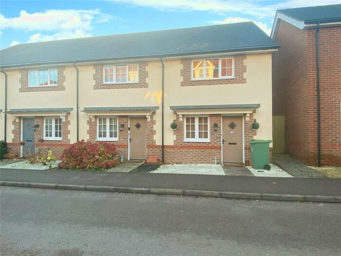 2 Bedroom House To Rent In St. Catherines Road, Maidstone, Kent, ME15