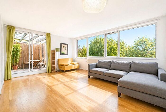 2 Bedroom Flat For Sale In Hurstway Walk, North Kensington, W11