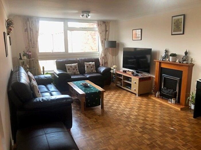 3 Bedroom Property To Rent In St. James Road, Sutton, SM1