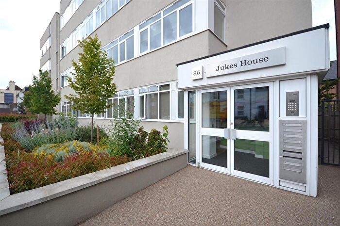 1 Bedroom Flat For Sale In East Street, Jukes House, KT17
