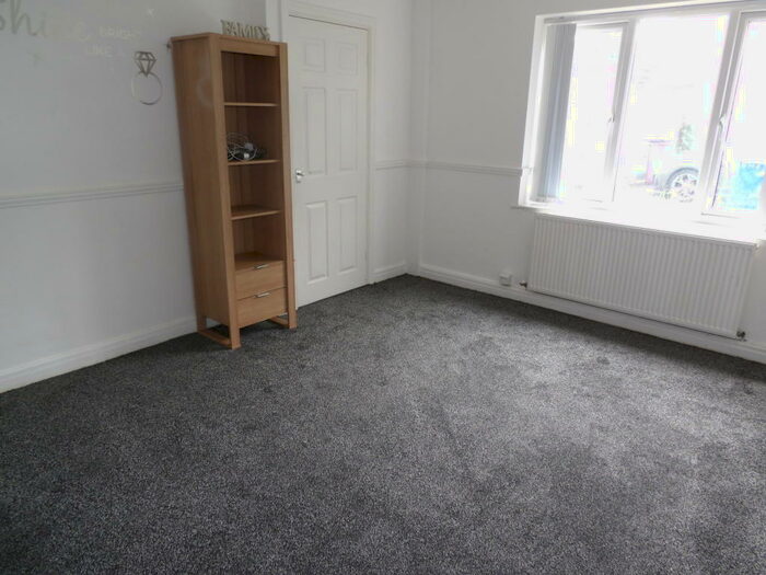 3 Bedroom Town House To Rent In Navigation Way, BB1