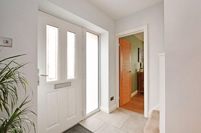 3 Bedroom Detached House For Sale In Meadow View Road, Meadowhead, Sheffield, S8