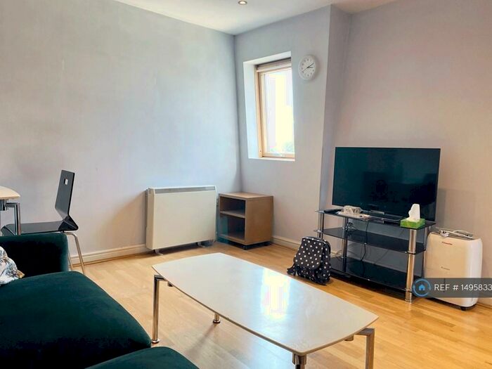 2 Bedroom Flat To Rent In Lower Road, London, SE16