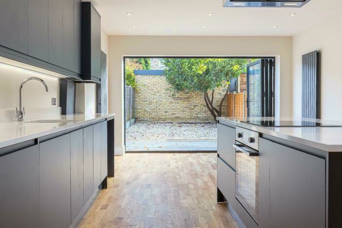 4 Bedroom Terraced House To Rent In Mitcham Road, East Ham, E6