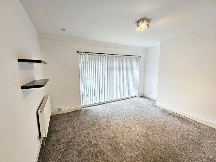 2 Bedroom Flat To Rent In Prospecthill Road, Toryglen, Glasgow, G42