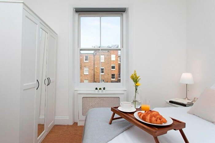 1 Bedroom Flat To Rent In Gwendwr Road, London, W14