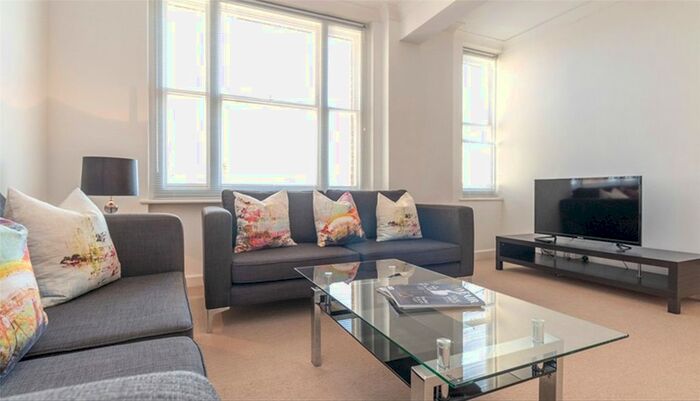 1 Bedroom Flat To Rent In Hill Street, Mayfair, London, W1J