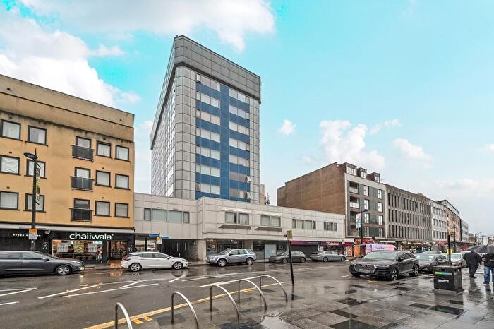 1 Bedroom Flat For Sale In Skyline Apartment, Slough, SL1