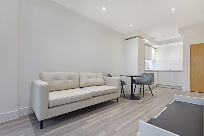 1 Bedroom Flat To Rent In Thames Road, London, E16