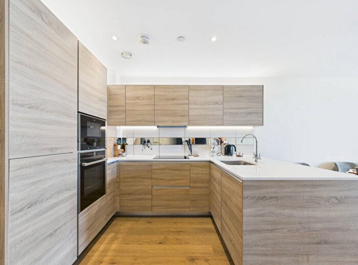 1 Bedroom Apartment To Rent In Marsh Wall, Hampton Tower, E14