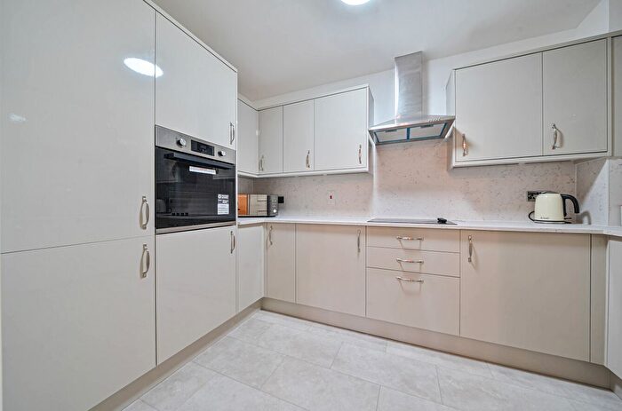 1 Bedroom Property For Sale In Farnborough Common, Orpington, Kent, BR6