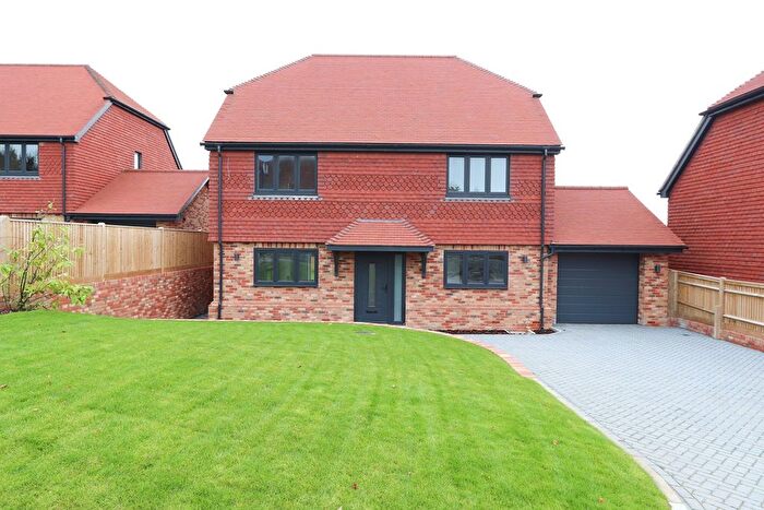 4 Bedroom Detached House For Sale In Bradshaw Close, Guestling, TN35