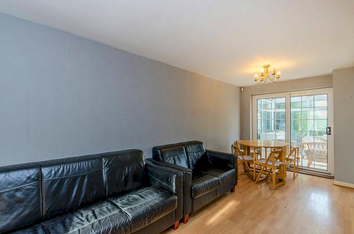 5 Bedroom Terraced House To Rent In Verwood Road, North Harrow, Harrow, HA2