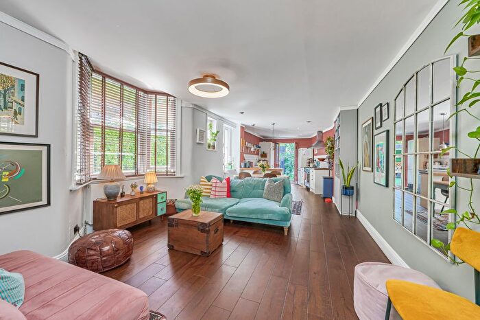 2 Bedroom Flat For Sale In Leander Road, Brixton, London, SW2