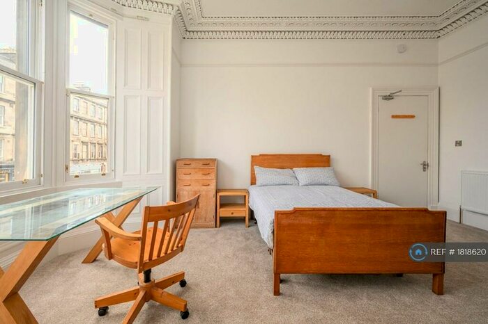 4 Bedroom Flat To Rent In South Clerk Street, Edinburgh, EH8