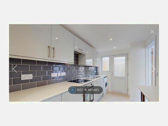 3 Bedroom End Of Terrace House To Rent In Franklyn Road, Canterbury CT2