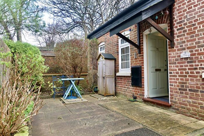 1 Bedroom Bungalow For Sale In Wellington Court, Weymouth, DT4 - Photo 3
