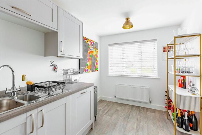3 Bedroom End Of Terrace House For Sale In Northdale Common, Raunds, Wellingborough, NN9