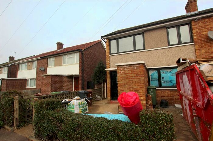 4 Bedroom Detached House To Rent In Lansbury Avenue, Romford RM6
