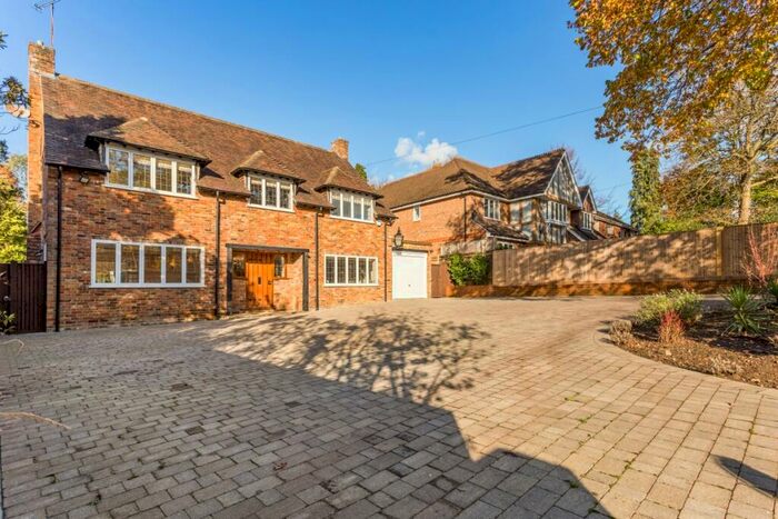 4 Bedroom Detached House To Rent In Dukes Wood Drive Gerrards Cross, SL9