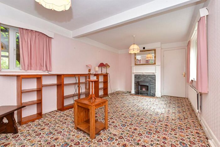 4 Bedroom Cottage For Sale In Orme Cottage, Barfrestone, Dover, Kent, CT15