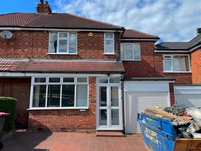 3 Bedroom Semi-Detached House To Rent In Rose Road, Coleshill, West Midlands, B46