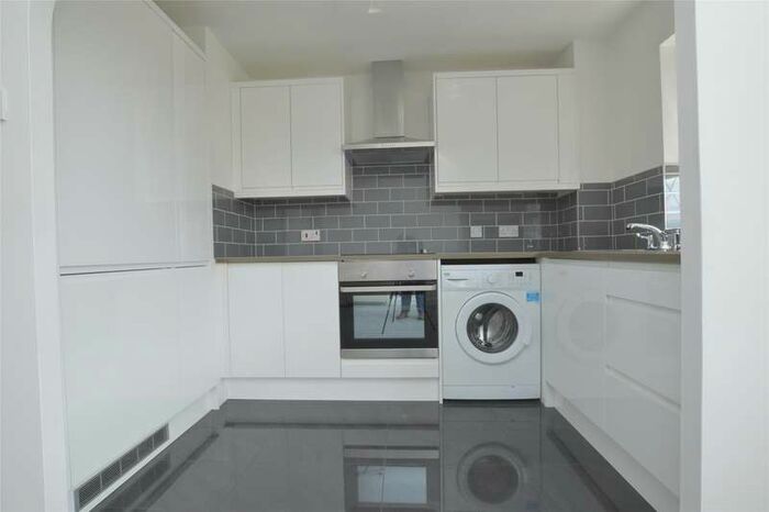 1 Bedroom Maisonette Flat To Rent In Jacobs Avenue, Harold Wood, Romford, RM3
