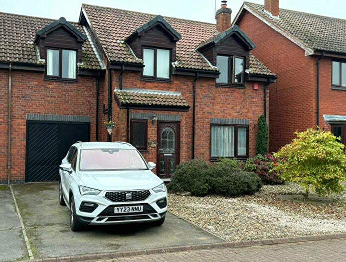 4 Bedroom Semi-Detached House For Sale In Beechwood Views, Roos, Hull, HU12
