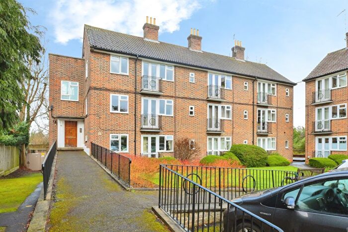 1 Bedroom Flat For Sale In Westall Close, Hertford, SG13